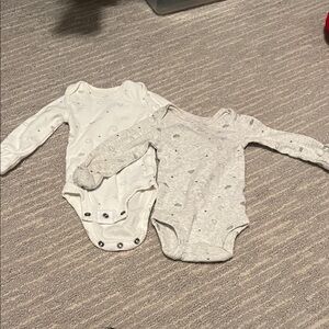 Bundle: Carters Newborn long sleeve onesie - NB